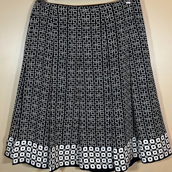 #130 Talbots  Silk Skirt with Side Zipper,  Size 8, Black and White - Picture 1 of 4